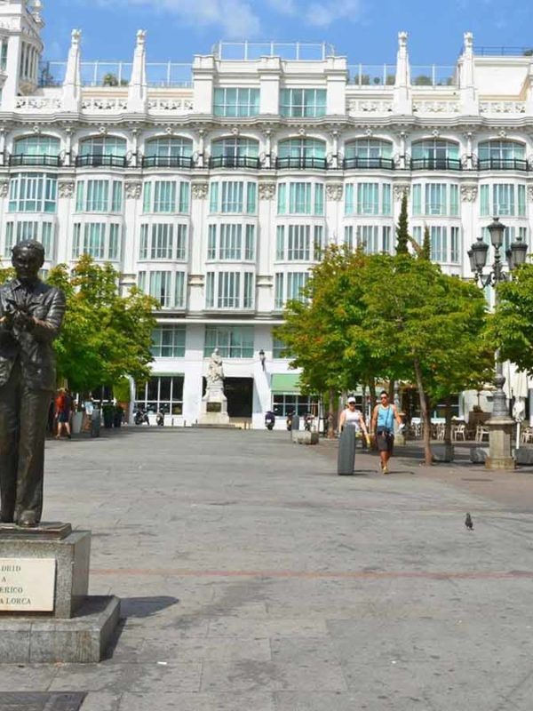 Достопримечательности Мадрида: Площадь Санта-Ана (Plaza de Santa Ana)